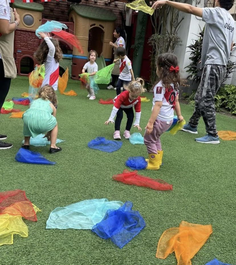 Niños en dinámica musical